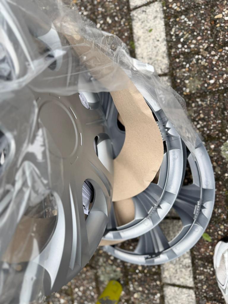 Toyota wieldoppen set (4 stuks) - origineel - goede staat, Ophalen, Gebruikt