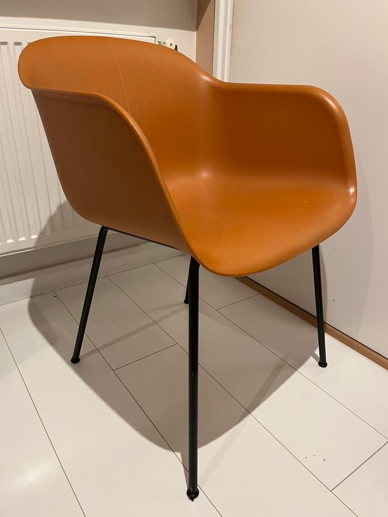 Muuto fiber armchair cognackleur, Huis en Inrichting, Ophalen, Overige materialen, Gebruikt, Bruin