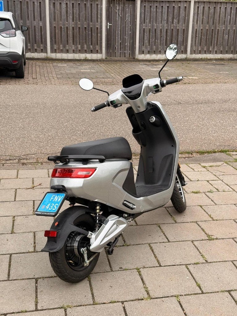 Elektrische scooter (nieuw), Ophalen, Overige modellen, Elektrisch, Zo goed als nieuw
