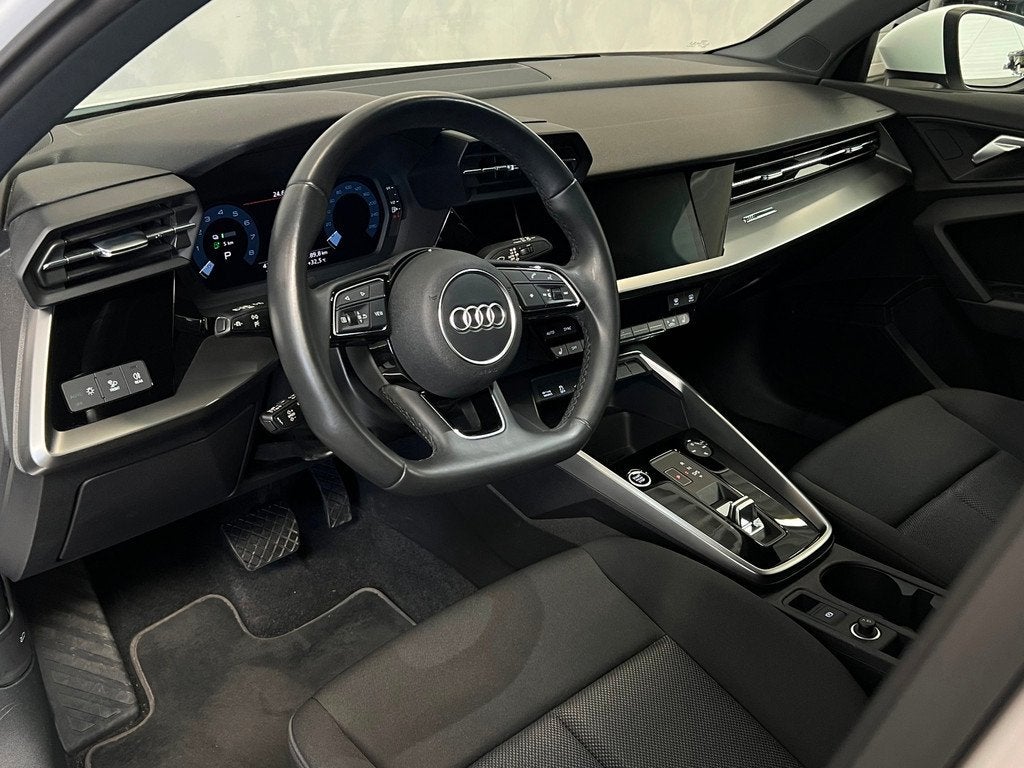 Audi A3 Sportback 40 TFSI-e HYBRIDE|AUTOMAAT|KEYLESS|LAGE KM, Auto's, Stof, Gebruikt, 4 cilinders, 1535 kg