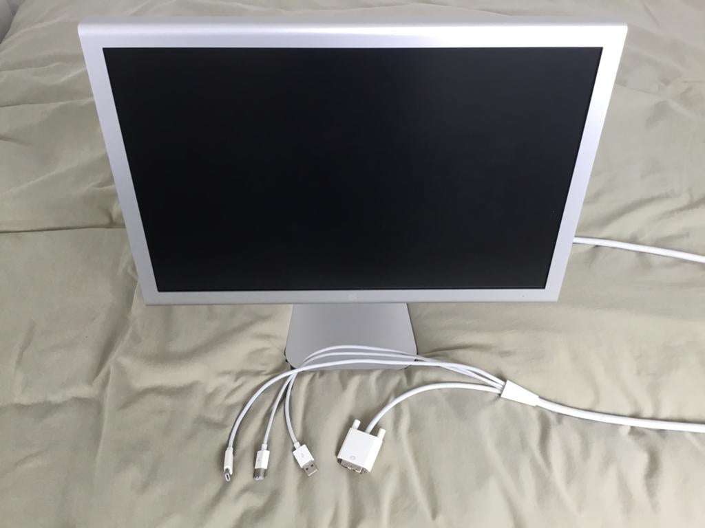 Apple 20” cinema display, toetsenbord, muis en mount adapter, Computers en Software, Monitoren, Gebruikt, 60 Hz of minder, DVI