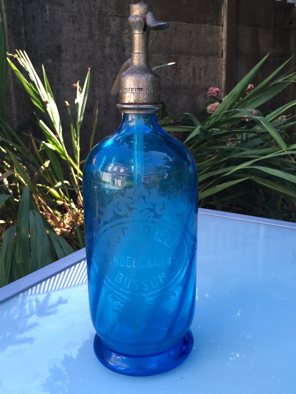 Blauwe Nederlandse Spuitwaterfles uit Bussum, Ophalen of Verzenden