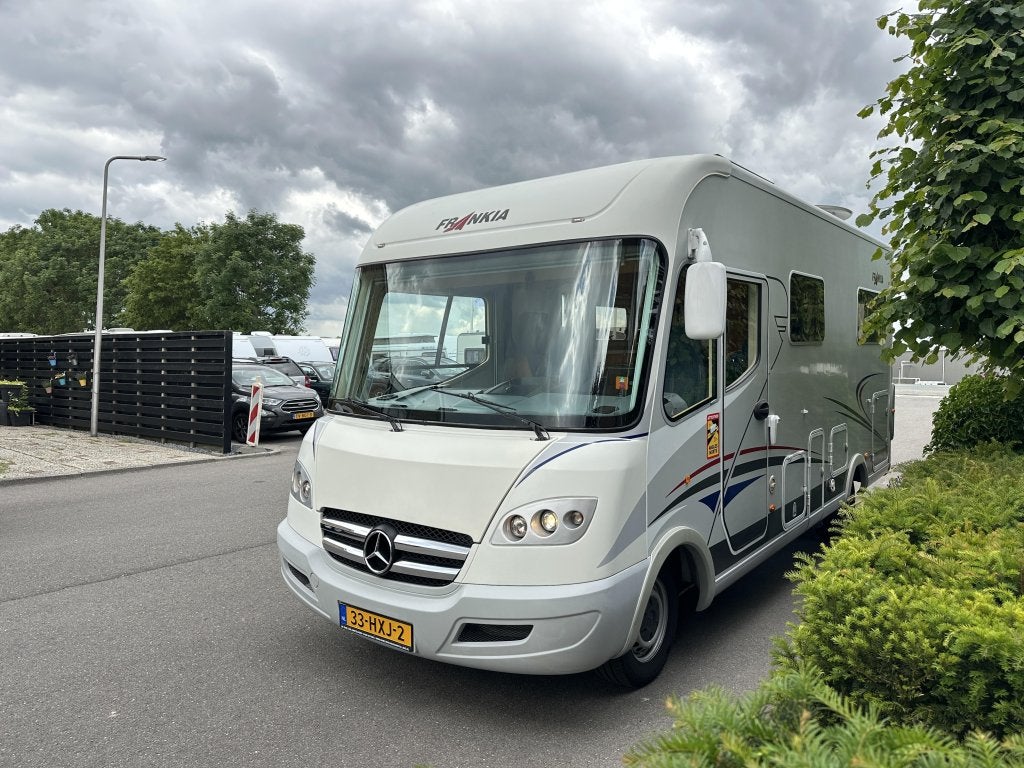 Frankia I 6400 FD Mercedes Automaat 184PK, Afzuigkap, Achteruitrijcamera, Ringverwarming, Bedrijf
