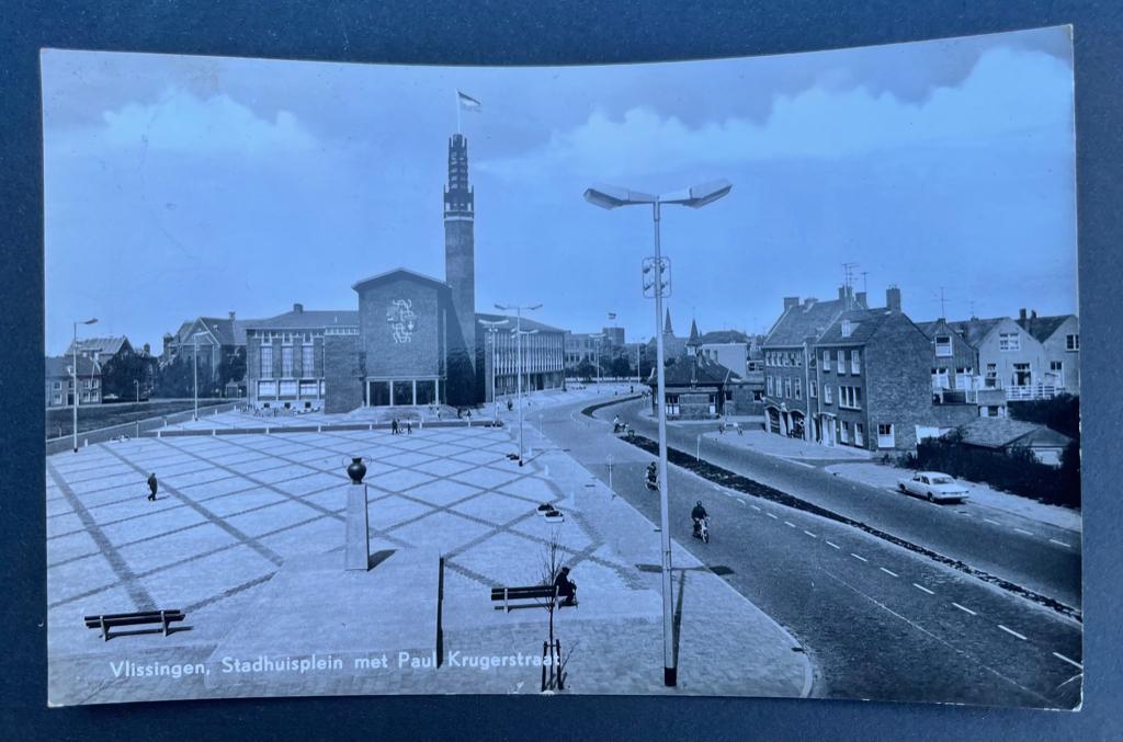 ansichtkaart;Vlissingen; Stadhuisplein met Paul Krugerstraat, Verzenden, 1960 tot 1980, Zeeland