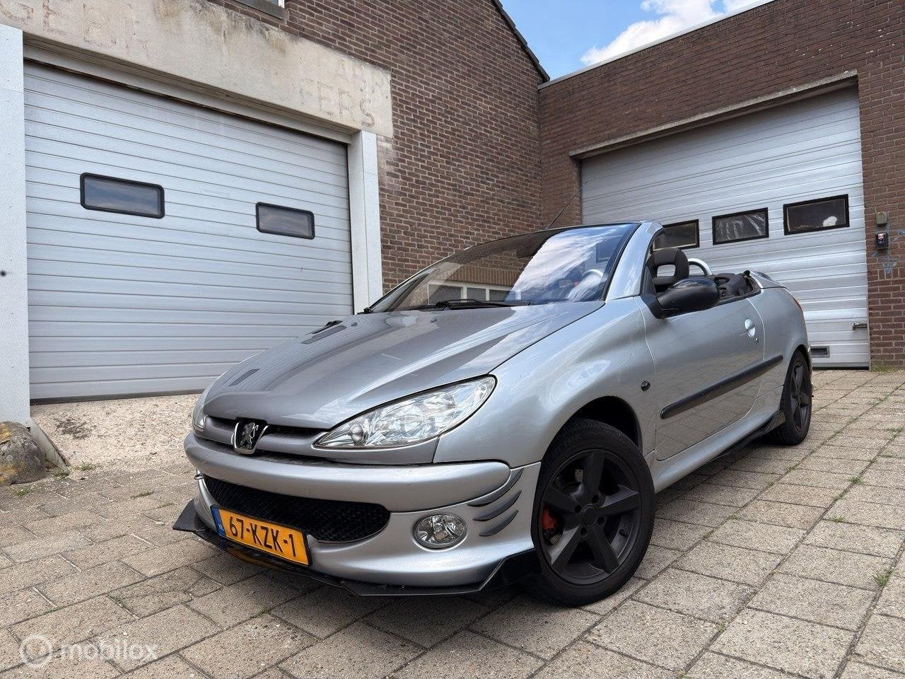 Peugeot 206 CC 1.6-16V Roland Garros, Auto's, Peugeot, Voorwielaandrijving, Gebruikt, 4 cilinders, Cabriolet