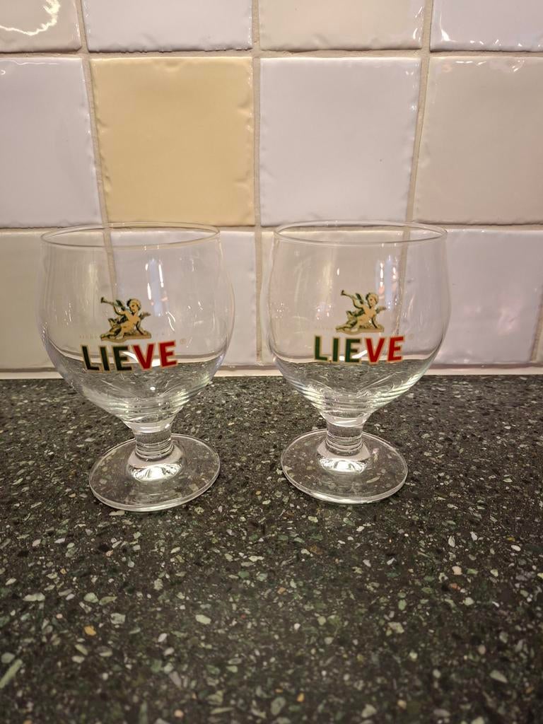 2 Lieve bierglazen, Verzamelen, Glas en Borrelglaasjes, Ophalen of Verzenden, Zo goed als nieuw