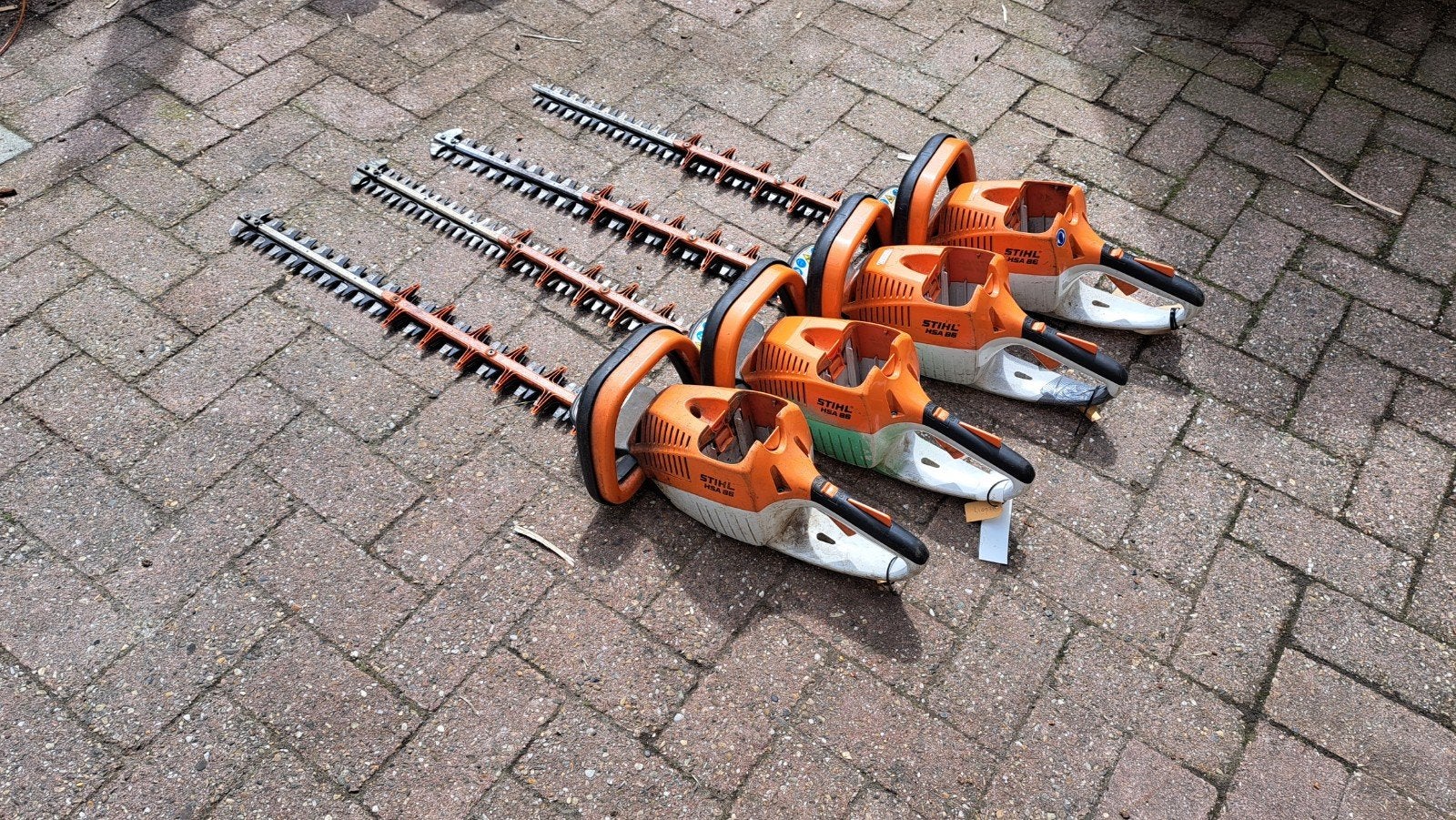 Stihl HSA 86 heggenschaar 4 stuks zo uit het werk, Tuin en Terras, Heggenscharen, Ophalen, Stihl, Gebruikt, Accu