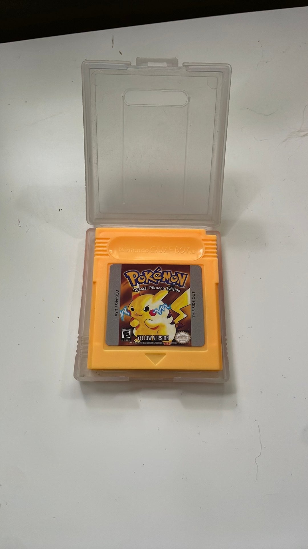Pokemon yellow (niet origineel, zie beschrijving), Spelcomputers en Games, Games | Nintendo Game Boy, Avontuur en Actie, 1 speler