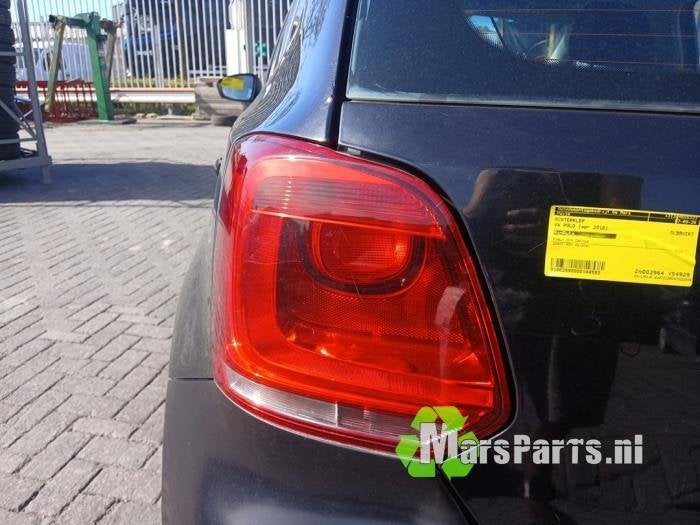 Achterlicht links van een Volkswagen Polo, Gebruikt, -, Volkswagen, -