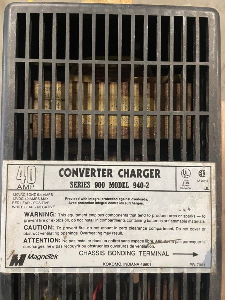 Omvormer 110 volt in, 12 volt uit , 40 ampere, Ophalen, Gebruikt