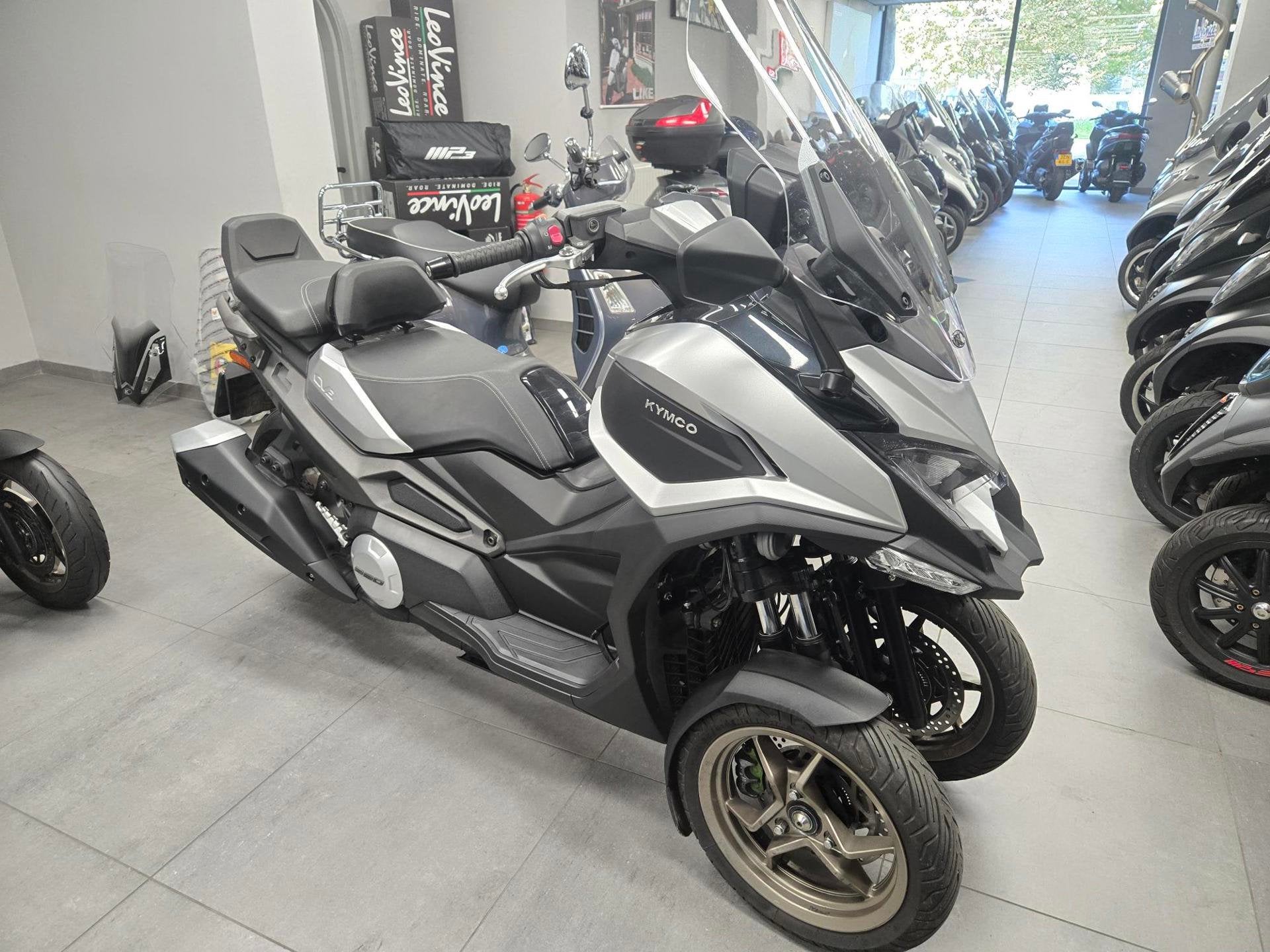 Kymco CV3 550i 2023 10DKM RIJKLAAR GARANTIE, Kymco, Overig, Gebruikt, Bedrijf