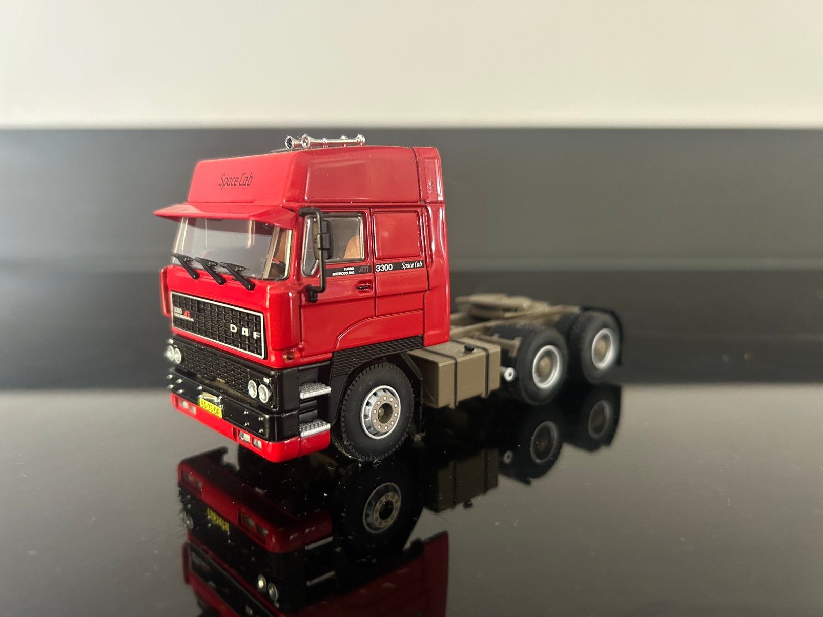 Wsi daf 3300., Hobby en Vrije tijd, Modelauto's | 1:50, Ophalen of Verzenden, Zo goed als nieuw, Bus of Vrachtwagen, Wsi