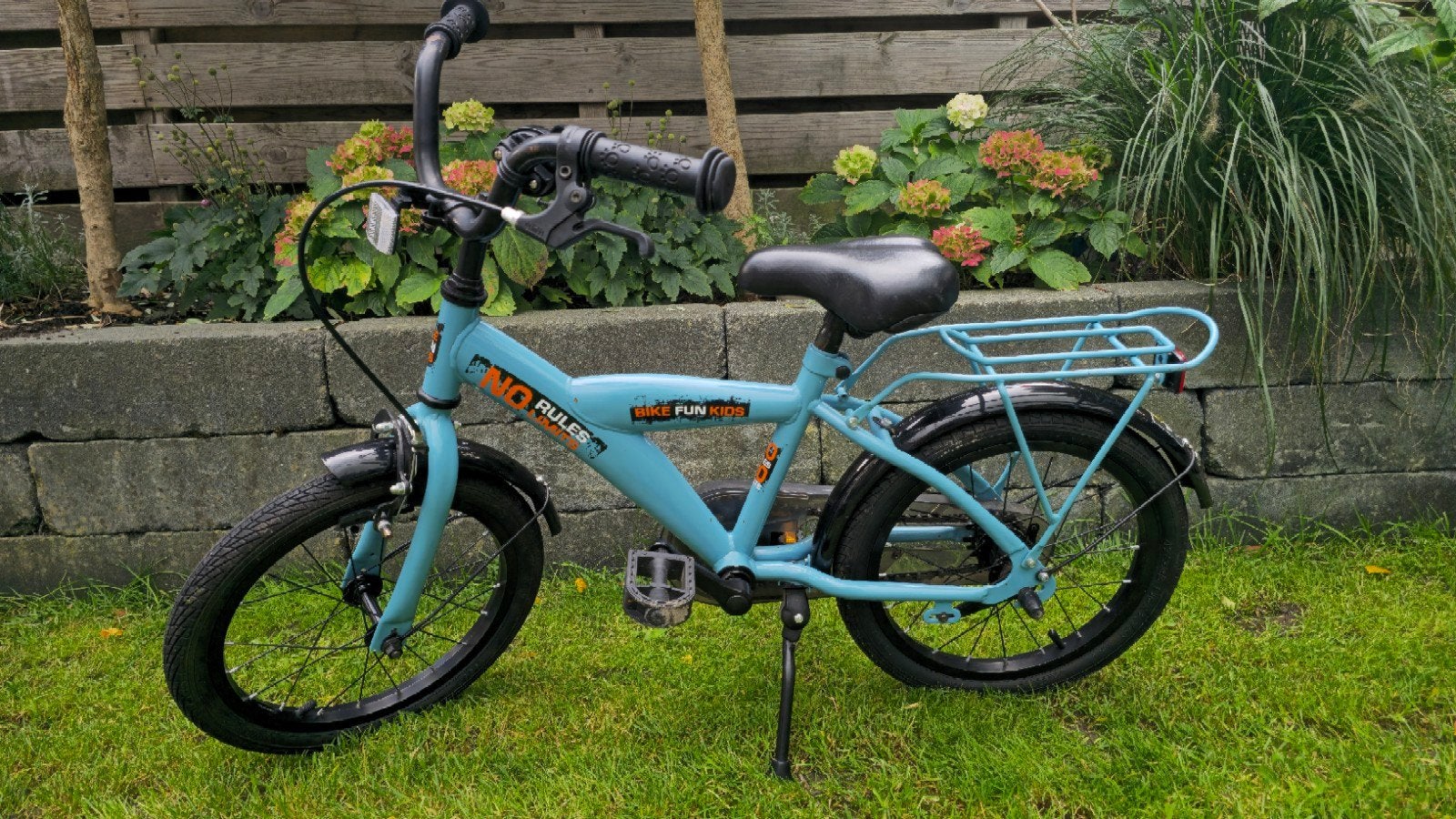 BikeFun No Rules Boys kinderfiets 16 inch - Blauw, Fietsen en Brommers, Ophalen, Zo goed als nieuw, 16 tot 20 inch, Zijwieltjes