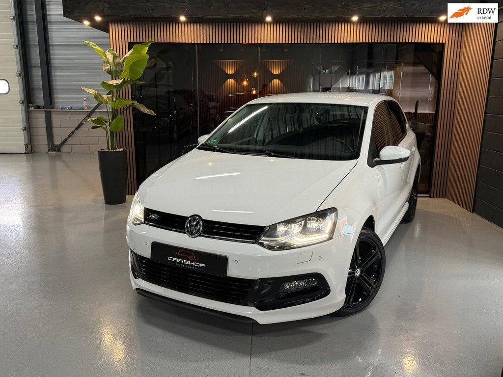 Volkswagen Polo 1.2 TSI R-Line CRUISE/NAVI/LED/STOELVRM/FUL, Stof, Gebruikt, Zwart, 4 cilinders