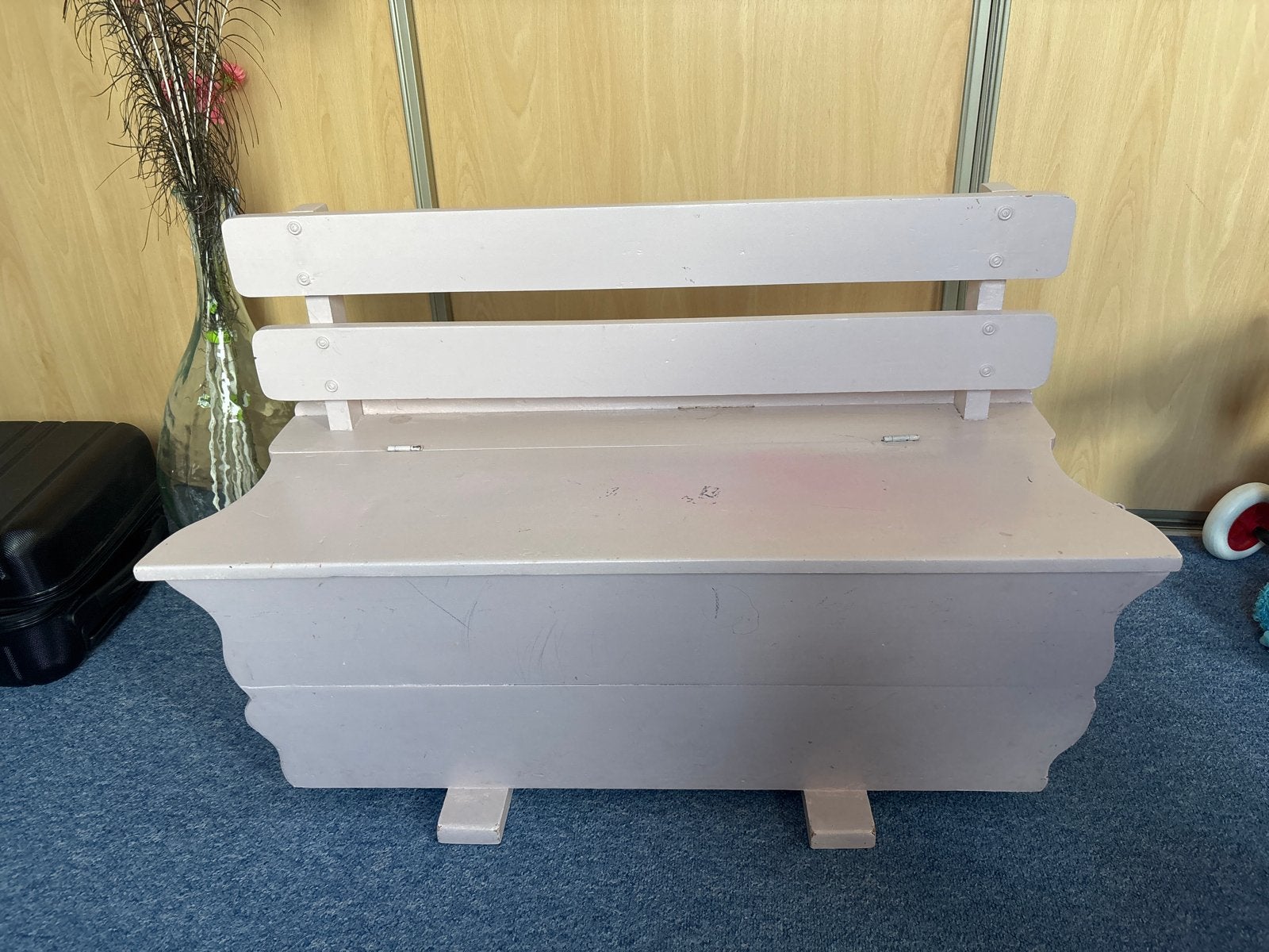 Roze houten kinderbankje met opbergruimte (klapbank), Ophalen, 50 – 75, Minder dan 50 cm, Gebruikt