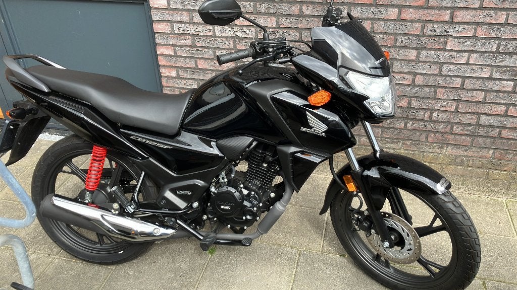 Honda CB 125 F 2025 garantie t/m 07/2031   1.450 km, Occasion, Particulier, 125 cc, 11 kW of minder