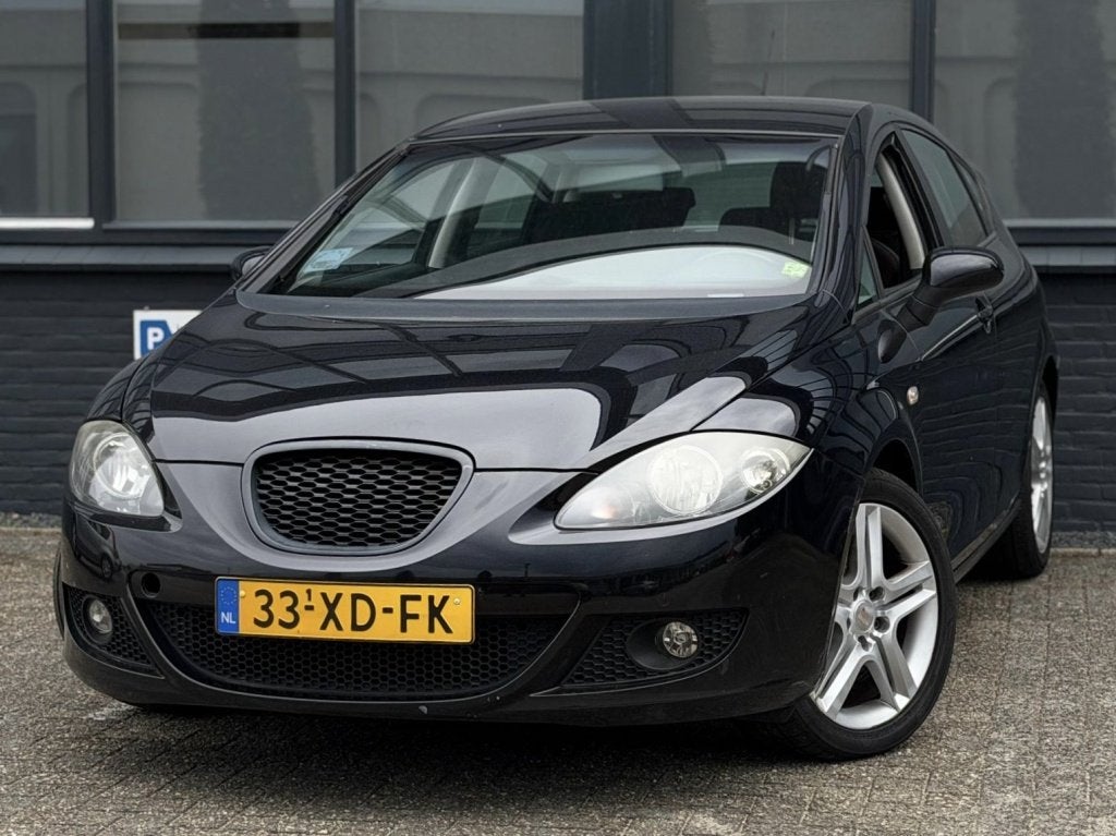 SEAT Leon 2.0 FSI Stylance |Clima |CruiseC |Nieuwe APK |NAP, Auto's, Gebruikt, Leon, Zwart, Origineel Nederlands