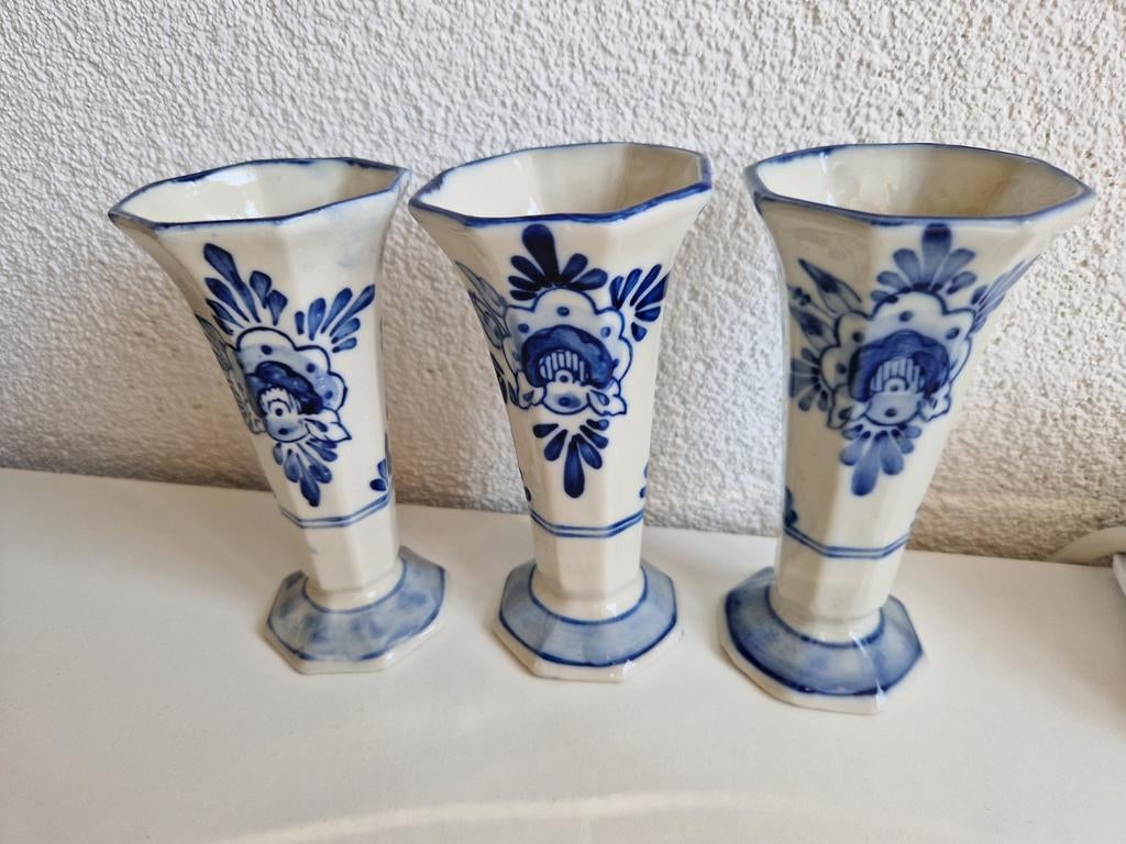 3 Delfts Blauwe vaasjes met molen, Antiek en Kunst, Ophalen