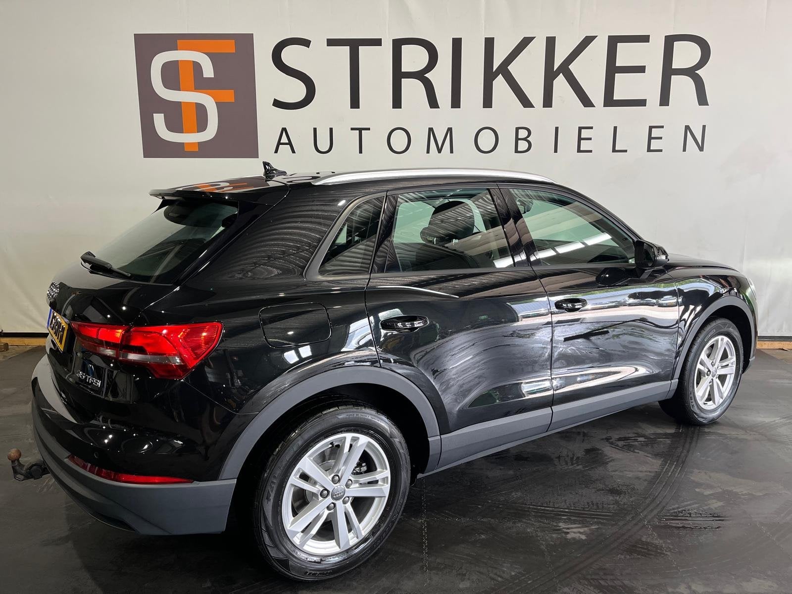 Audi Q3 35 TFSI Pro Line S, Auto's, 4 cilinders, 150 pk, Lichtsensor, Zwart
