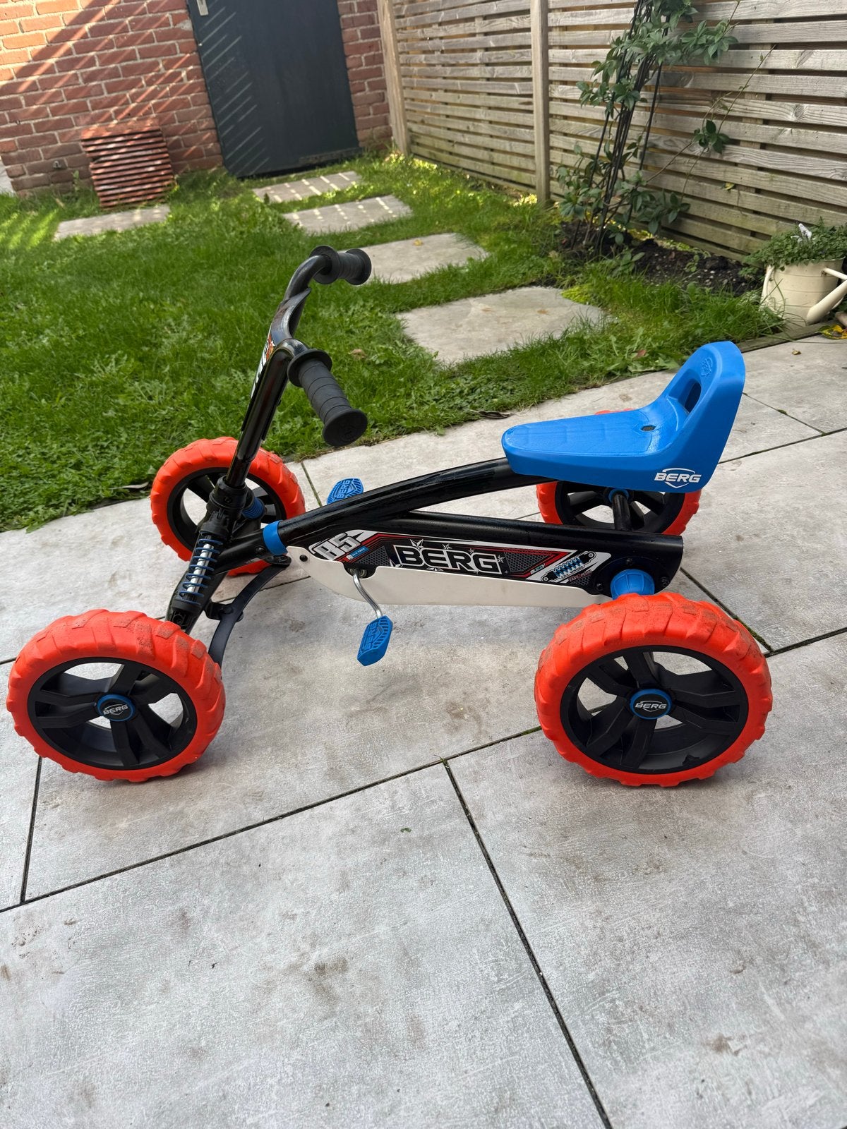 BERG Buzzy Nitro Skelter - Verstelbaar - Blauw/Oranje, Ophalen, Zo goed als nieuw, Terugtraprem