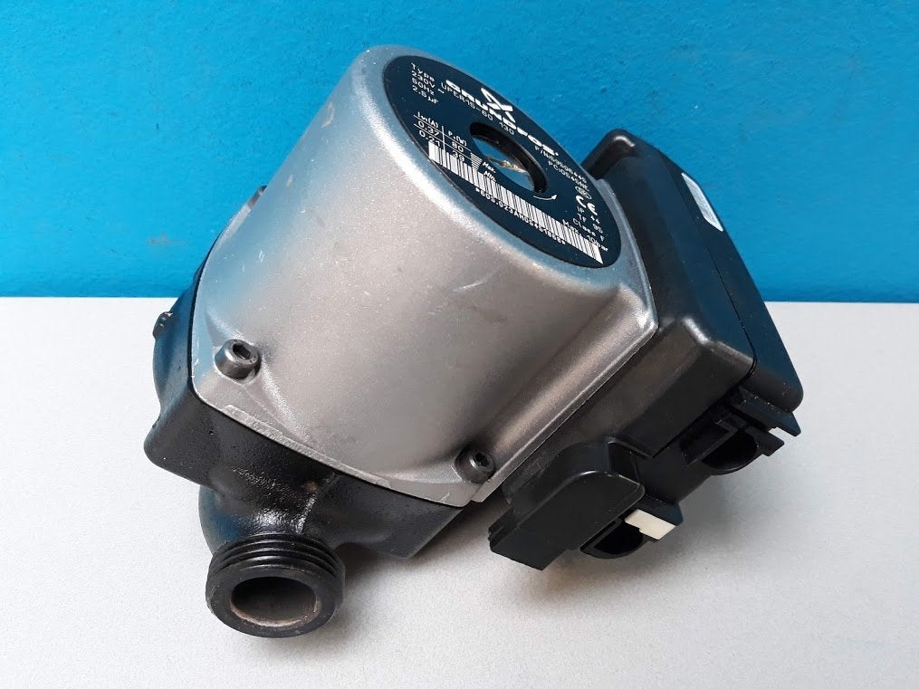 Cv pomp Nefit Smartline HRC24 cw3 UPER15-60 130 Grundfos, Niet ingevuld, Gebruikt, Cv-ketel of Combi-ketel, Niet ingevuld