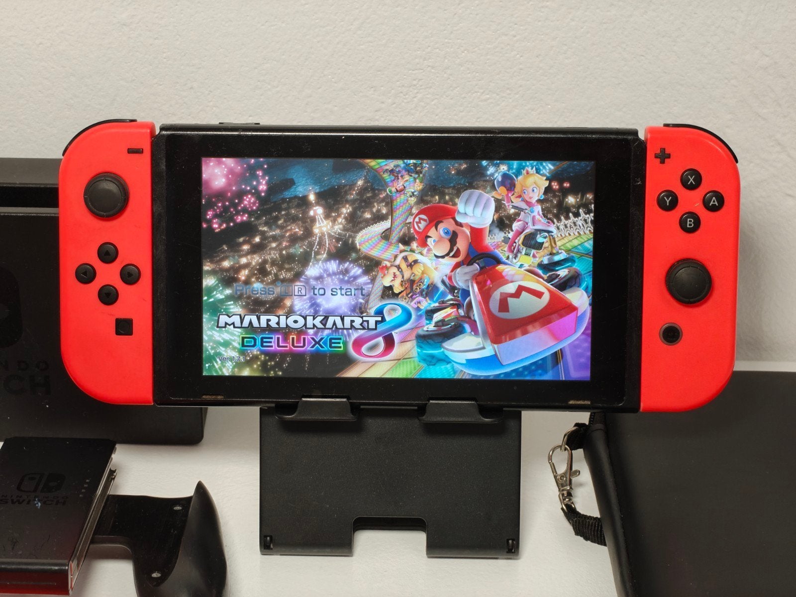 Nintendo Switch V2 met Mario Kart 8 Deluxe, Racen en Vliegen, Ophalen of Verzenden, Nvt, Nvt