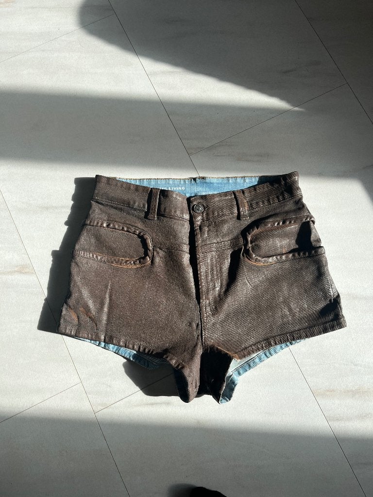 Diesel DE-SHORT-LYA coated denim shorts in dark brown, Kleding | Dames, Overige kleuren, Ophalen of Verzenden, Zo goed als nieuw