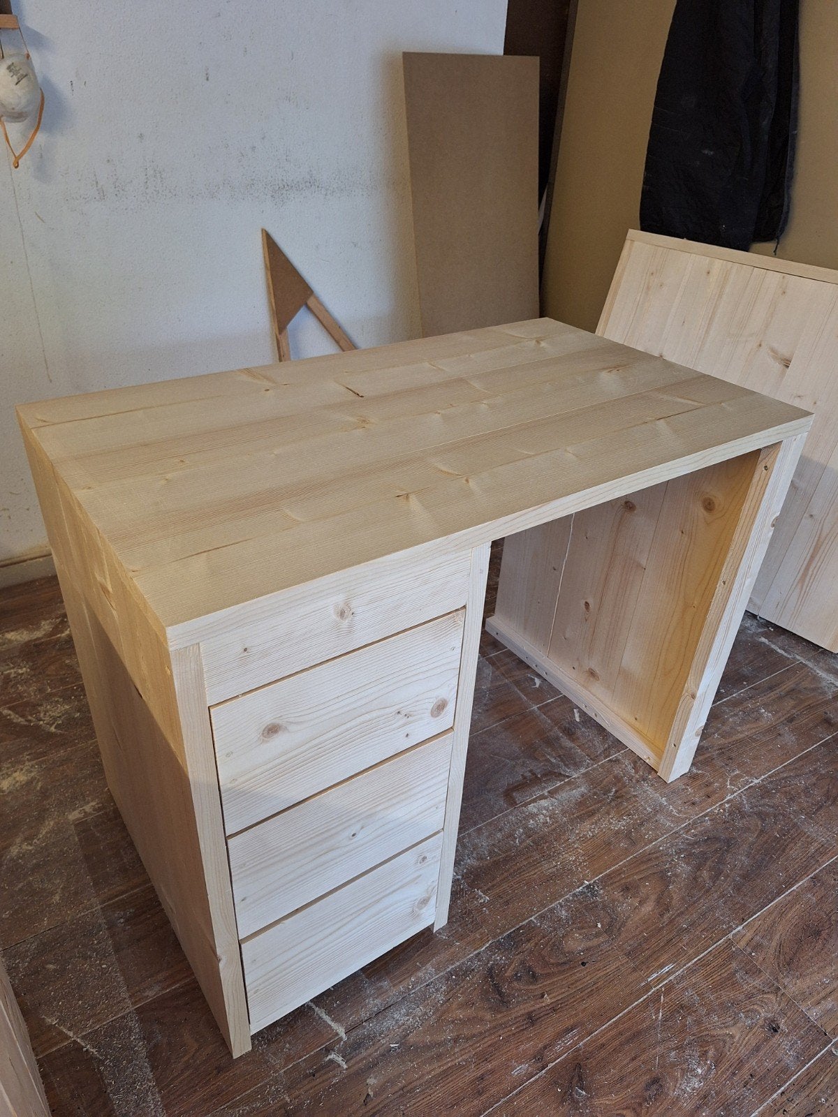 Bureau van terug gedroogd en geschaafd steigerhout, Ophalen, Nieuw