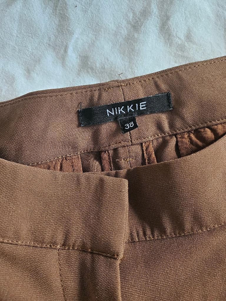 Nikkie prachtige pantalon met truitje, Maat 38/40 (M), Bruin, Ophalen of Verzenden, Zo goed als nieuw