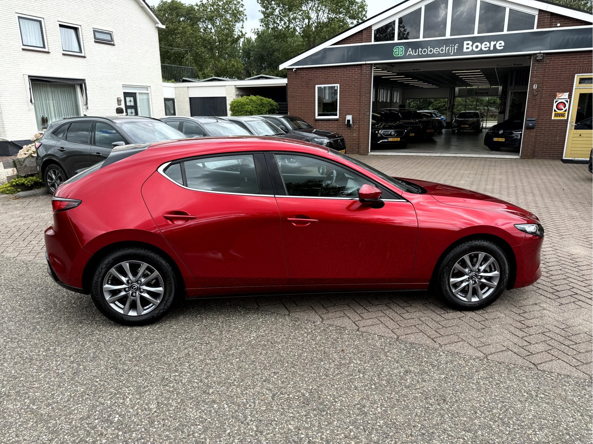 Mazda 3 2.0 e-SkyActiv-G M Hybrid Comfort Navi, Camera, App, Voorwielaandrijving, 1998 cc, Stof, 4 cilinders