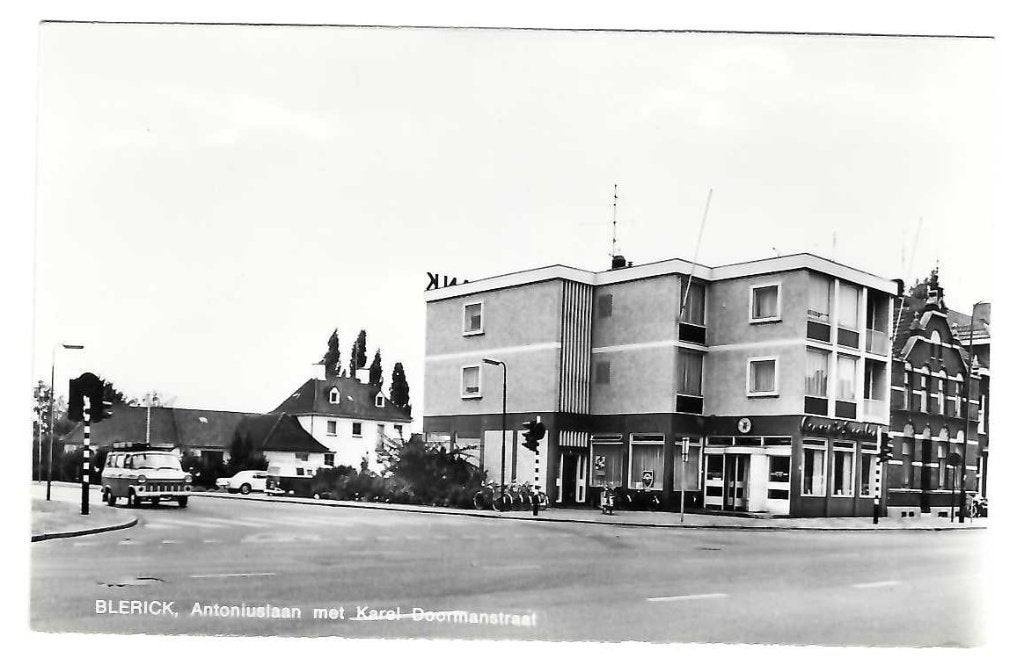 Blerick bij Venlo - Antoniuslaan met Karel Doormanstraat, Verzenden, 1940 tot 1960, Ongelopen, Limburg