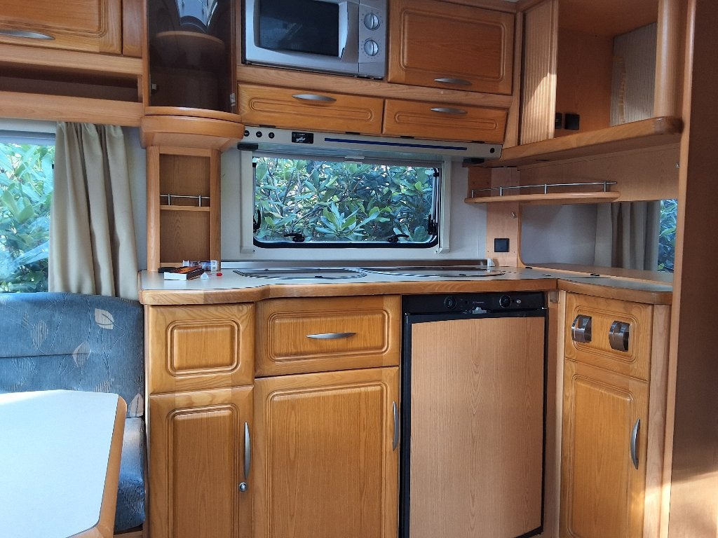 Fendt PlatinTFB caravan per 2 september 2026 Bovag gekeurd., Caravans en Kamperen, Caravans, Overige typen, Rondzit, Schokbreker