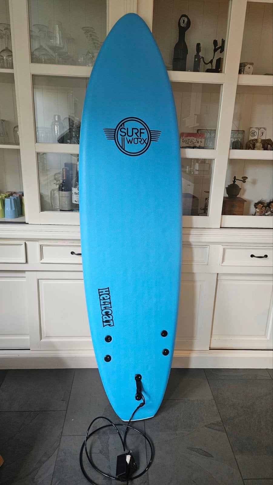 Surf Worx Hellcat 6" softtop surfboard met vinnen en leash, Ophalen, Zo goed als nieuw, Funboard, Met koord