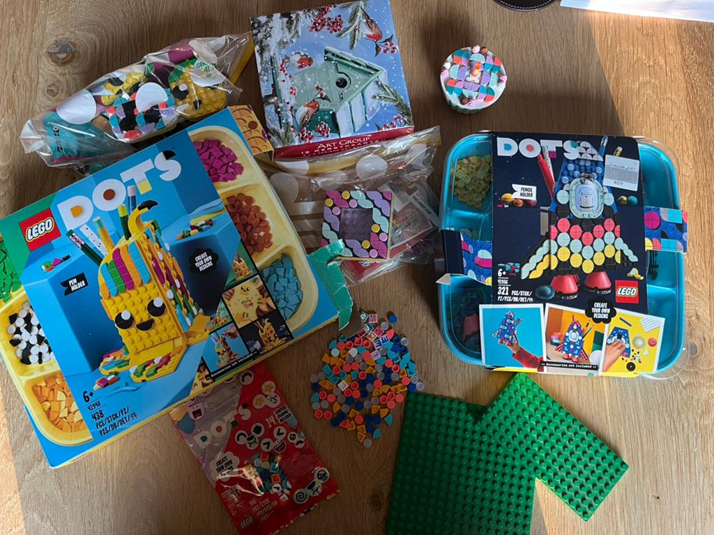 Heleboel lego dots!! Sets zijn compleet, Kinderen en Baby's, Speelgoed | Duplo en Lego, Gebruikt, Ophalen of Verzenden