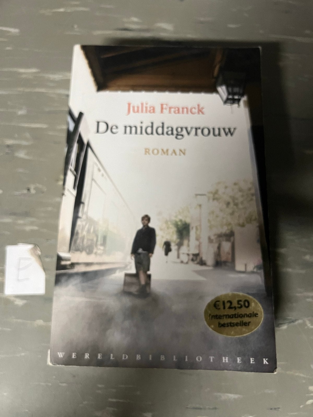 De middagvrouw - Julia Franck (Roman), Ophalen of Verzenden, Zo goed als nieuw, Europa overig