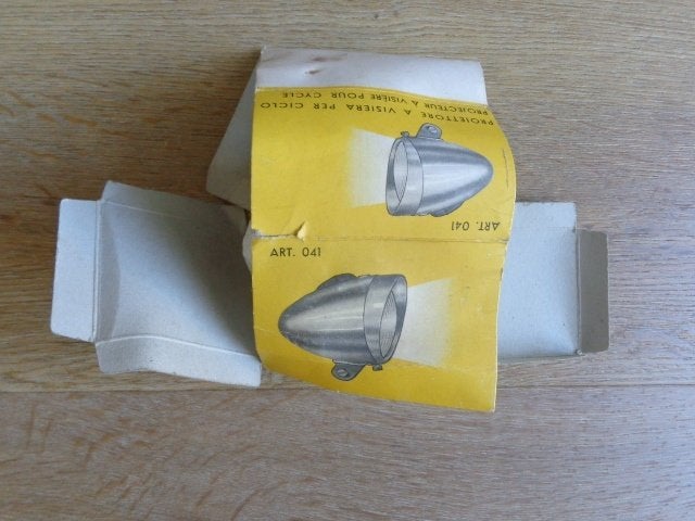 Antieke koplamp (NOS) met originele verpakking, Ophalen of Verzenden, Verlichting, Oldtimerfiets, Nieuw