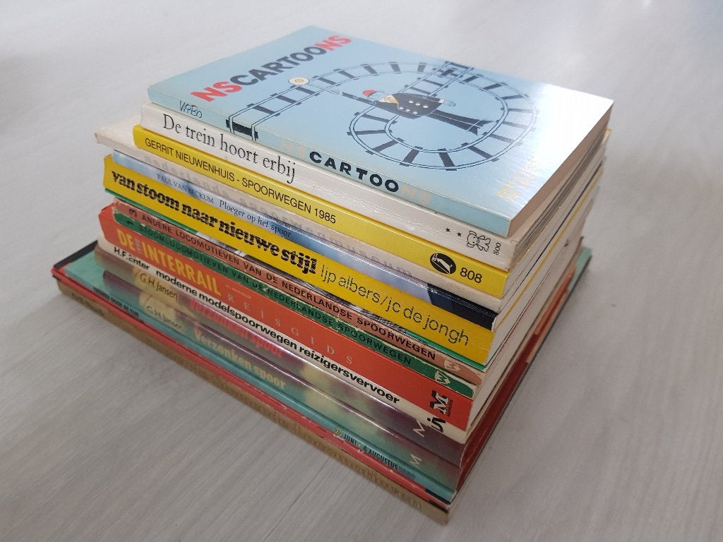 treinboeken, treinbladen, Ophalen of Verzenden, Gelezen, Diverse auteurs, Trein