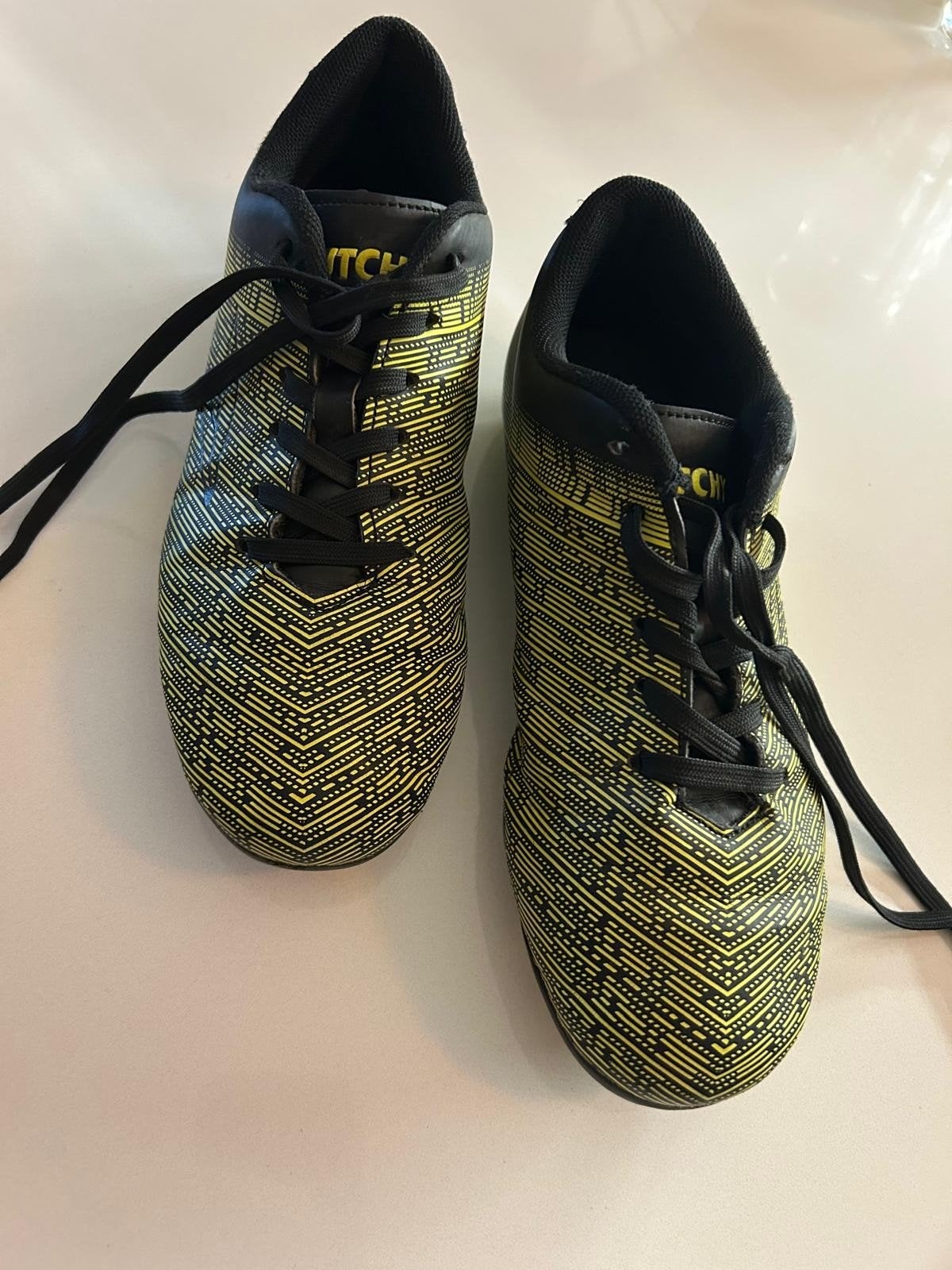 Dutchy Voetbalschoenen - maat 36, Ophalen, Gebruikt, Maat XS of kleiner, Schoenen