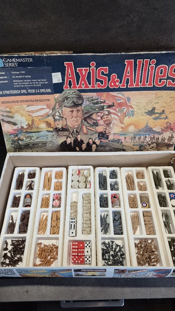 Axis & Allies, vintage MB Spellen Gameworks series. 5A15, Hobby en Vrije tijd, Gezelschapsspellen | Bordspellen, Tweedehands verkoop