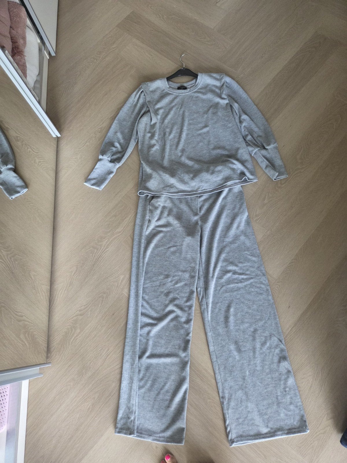 Chastar tweedelige set: trui en broek (L/XL), Kleding | Dames, Chastar, Maat 42/44 (L), Ophalen of Verzenden, Zo goed als nieuw