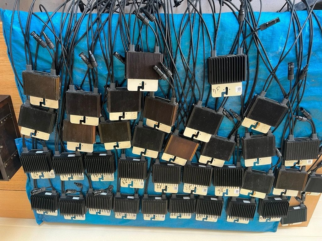 2 SolarEdge omvormers + 36 optimizers (werkend gedemonteerd), Ophalen, Gebruikt, Compleet systeem, 200 wattpiek of meer