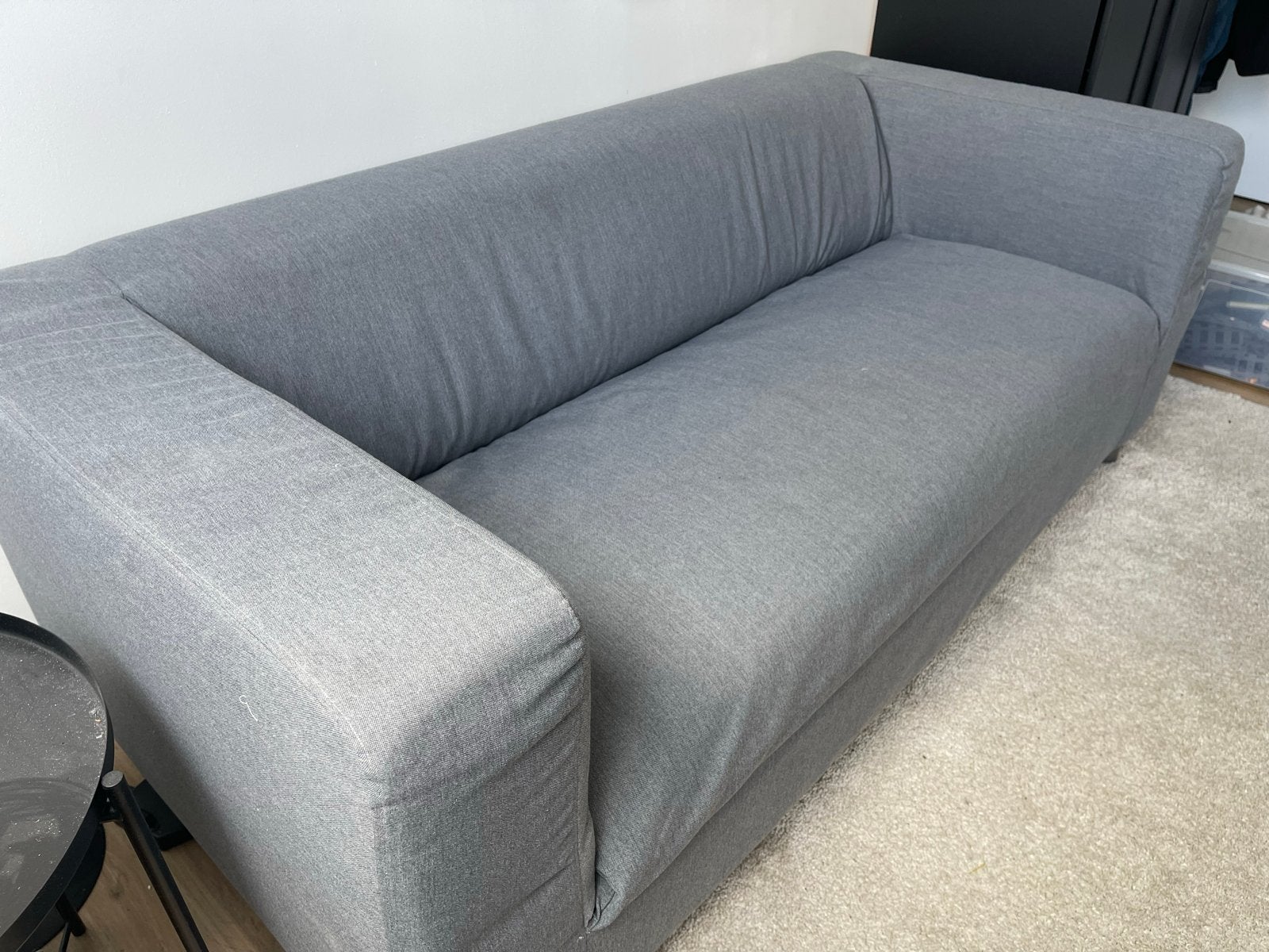 Klippan 2-persoonsbank met vloerkleed, Huis en Inrichting, Ophalen, 150 tot 200 cm, Tweepersoons, 75 tot 100 cm