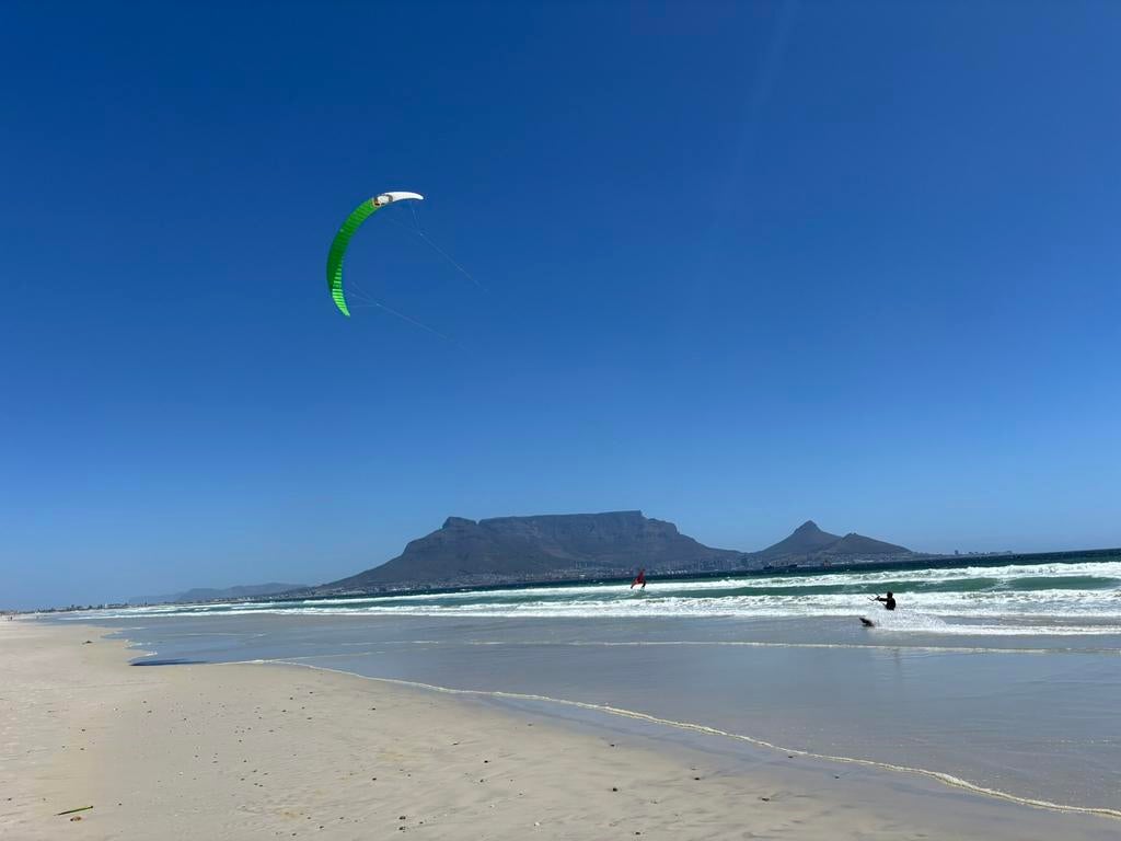 Ozone Chrono V4 11 meter, Watersport en Boten, Kitesurfen, Geen board, Ophalen of Verzenden, Zo goed als nieuw