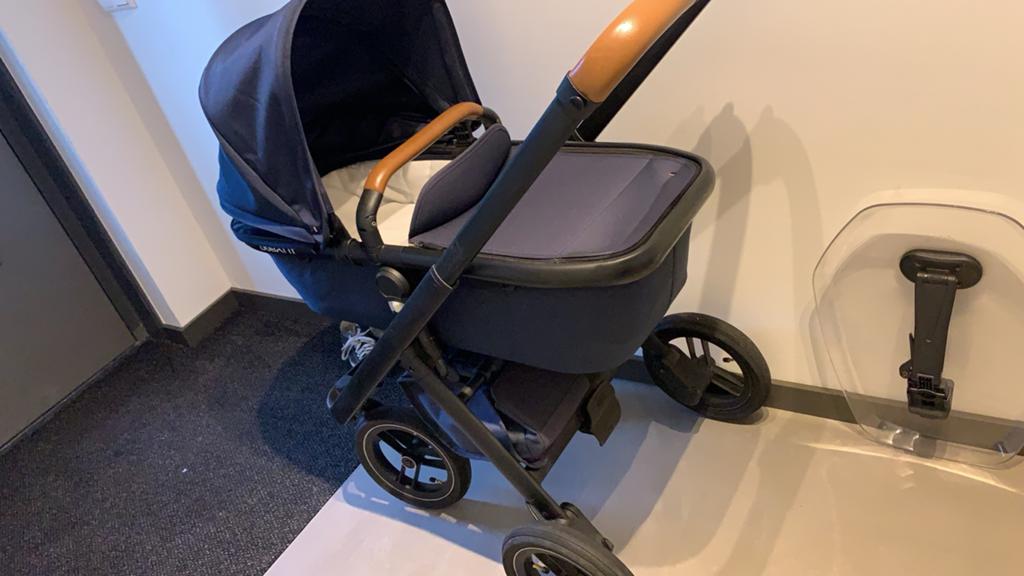 Stijlvolle kinderwagen met zonnescherm en zitgedeelte, Ophalen, Gebruikt, Kinderwagen, Overige merken
