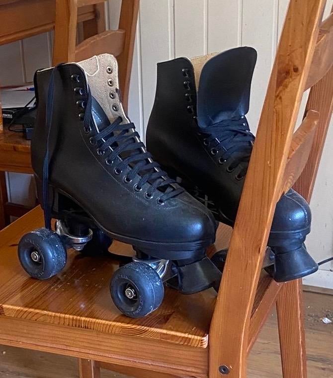 Zwarte vintage roller skates - Maat 40, Ophalen of Verzenden, Zo goed als nieuw