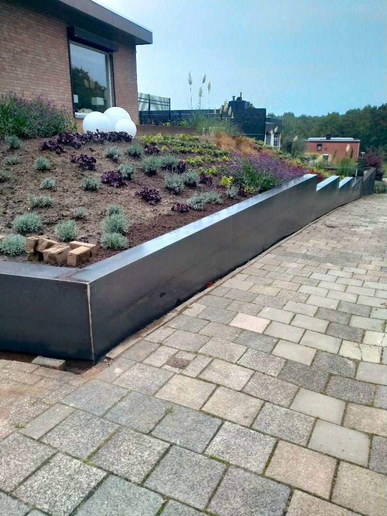 Foto 13 van Cortenstaal bloembakken 200*40*40 €220 ook maatwerk