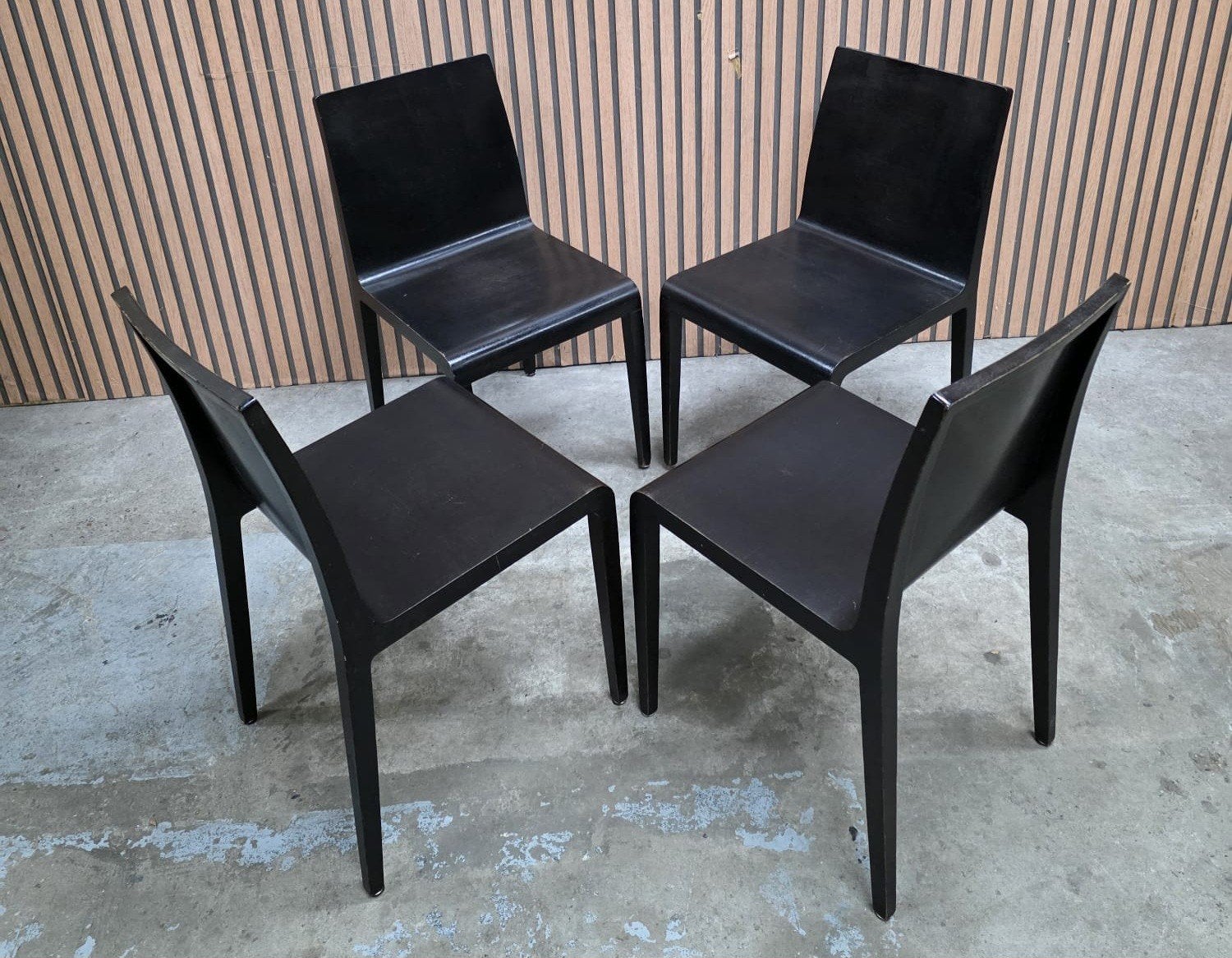 16 x Pedrali Young eikenhout zwart stoelen design horeca, Ophalen of Verzenden, Zo goed als nieuw, Zwart, Vijf, Zes of meer stoelen