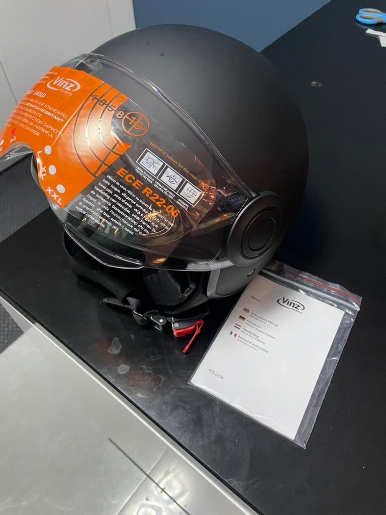 Vinz helmet S size, Fietsen en Brommers, Brommerhelmen, Ophalen of Verzenden, Zo goed als nieuw