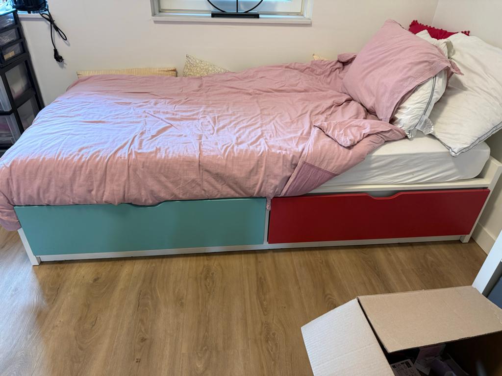 IKEA Flaxa bed met lades, lattenbodem en matras (98x208cm), Ophalen, Zo goed als nieuw