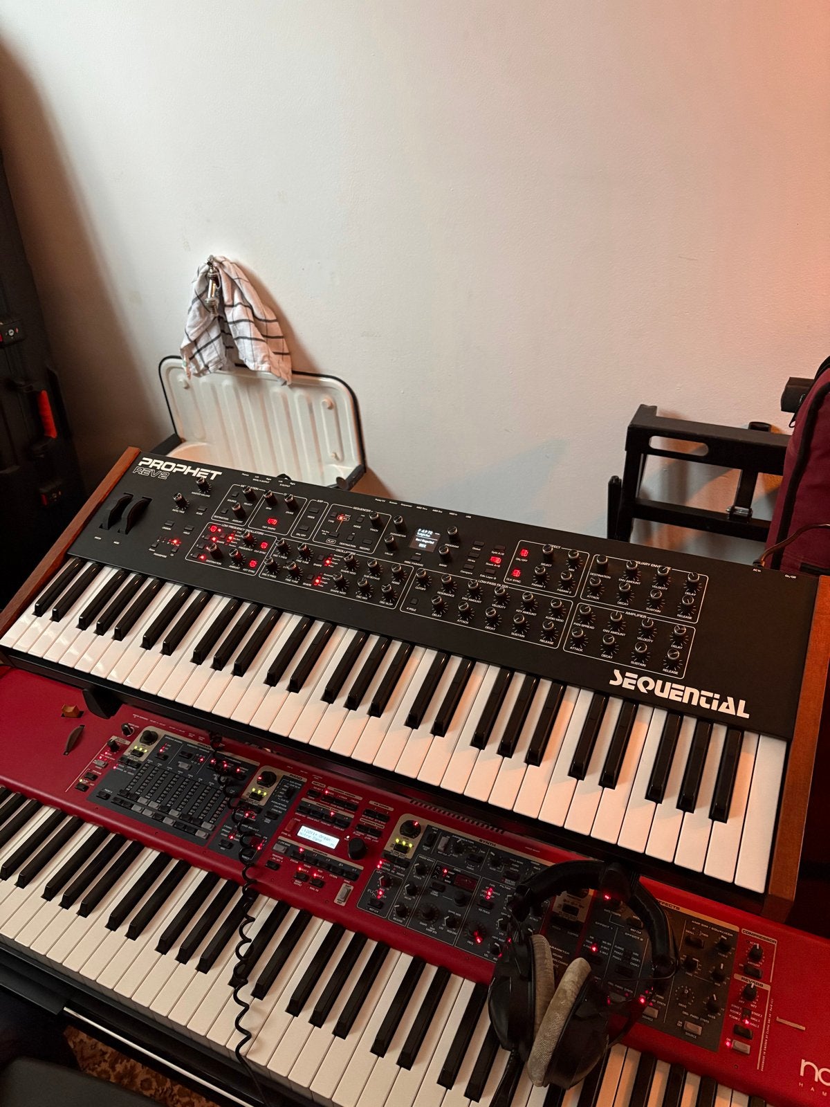Sequential Prophet Rev2, Muziek en Instrumenten, Synthesizers, Met midi-aansluiting, Ophalen, Overige merken, 61 toetsen